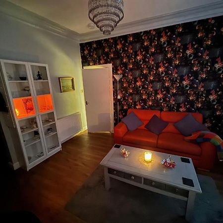 Edinburgh Two Bedroom Apartment With Free Side Street Parking 24 Hours Eksteriør billede